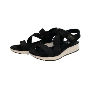 Women’s shoes. Size 10. New. Anne Klein sport.